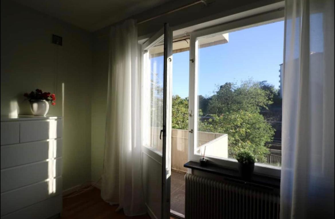 Ferienwohnung Trivsamma Lagenheter Med Fri Parkering Stockholm Exterior foto